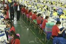 Έκθεση: Σχεδόν όλη η βιομηχανία της μόδας προμηθεύεται βαμβάκι από εργοστάσια καταναγκαστικής εργασίας στην Κίνα