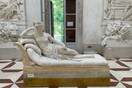 Ιταλία: Αυστριακός τουρίστας έσπασε τρία δάχτυλα από άγαλμα του 19ου αιώνα - Για να βγάλει σέλφι
