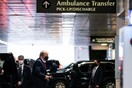 Ο Τραμπ επισκέφτηκε στο νοσοκομείο τον σοβαρά άρρωστο αδελφό του - Με μάσκα
