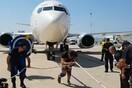 Άντρας της ΕΚΑΜ τράβηξε μόνος με σχοινί Boeing 737 στο αεροδρόμιο Ελ. Βενιζέλος