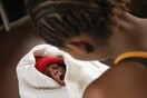 Νιγηρία: Απελευθέρωσαν έγκυες γυναίκες από «εργοστάσιο μωρών» - Σκόπευαν να τα πουλήσουν