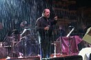 «Άσε τις εξυπνάδες»: Ένταση ανάμεσα στον Πάριο και τον δήμαρχο Νεάπολης Συκεών - Διακόπηκε η συναυλία
