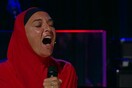 Σινέντ Ο' Κόνορ: Σε μια σπάνια εμφάνιση τραγουδά συγκλονιστικά και δηλώνει «Ήμουν πάντα Μουσουλμάνα και δεν το γνώριζα»