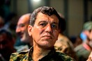 «Μεταξύ οδυνηρών συμβιβασμών και γενοκτονίας του λαού μας, επιλέγουμε τη ζωή»: O στρατηγός των Κούρδων εξηγεί τη συμμαχία με τον Άσαντ