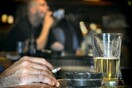 Αντικαπνιστικός νόμος: Έγιναν οι πρώτοι νυχτερινοί έλεγχοι σε καταστήματα στο κέντρο της Αθήνας