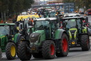 Ασυνήθιστο θέαμα στη Γερμανία: Χιλιάδες αγρότες βγήκαν στους δρόμους με τα τρακτέρ