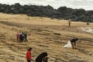 Πακέτα καθαρής κοκαΐνης ξεβράζονται εδώ και ένα μήνα σε παραλίες της Γαλλίας