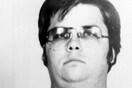 Ο δολοφόνος του Τζον Λένον ζητά συγνώμη για την «απεχθή του πράξη»