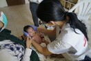 Γιατροί Χωρίς Σύνορα: Μωρό 10 ημερών εισέπνευσε καπνό, δακρυγόνα στη Μόρια, κοιμάται στον δρόμο