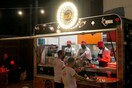 Η Street Food Mania πηγαίνει στην Πάρνηθα και στον προαύλιο χώρο του εστιατορίου 1055