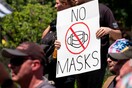 NYT: Οι ομάδες στο Facebook ενάντια στις μάσκες αυξήθηκαν κατά 1.800% το τελευταίο δίμηνο