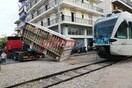 Πάτρα: Νταλίκα έπεσε πάνω σε τρένο του Προαστιακού