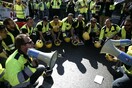 Μπλόκα σε διασταυρώσεις στη Χαλκιδική από τους μεταλλωρύχους