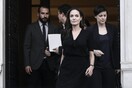 H Vogue αποθεώνει το στιλ της Τζολί στο Μέγαρο Μαξίμου