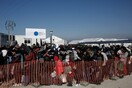 Times: Διορία έξι εβδομάδων στην Ελλάδα για να περιορίσει τις μεταναστευτικές ροές
