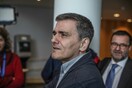 Τσακαλώτος: Ακατανόητη η περικοπή συντάξεων που ζητά το ΔΝΤ