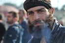 Τρεις ώρες με τους οργισμένους αγρότες στο Σύνταγμα, με λύρες, μπινελίκια και σουβλάκια