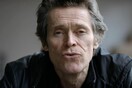 Ο Willem Dafoe θέλει να σου δείξει μια ατέλεια του κορμιού του