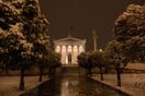 Χθες βράδυ στην Αθήνα - 25 φωτογραφίες από το κέντρο της πόλης στα λευκά