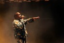 O Kanye West έκανε το λάθος να δηλώσει πως θα ψήφιζε Τραμπ και οι φανς του τον γιούχαραν