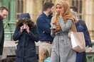 Η αλήθεια για τη φωτογραφία με την «αδιάφορη» Μουσουλμάνα δίπλα από τραυματία της επίθεσης στο Λονδίνο