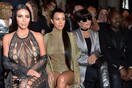 H υπερπαραγωγή του Balmain στο Παρίσι - Η προκλητική Κιμ Καρντάσιαν, η σπάνια εμφάνιση της Κάρλα Μπρούνι και πανέμορφα σουπερμόντελς