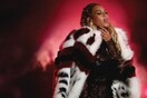 Σπάνιες και αδημοσίευτες φωτογραφίες της Beyoncé μόλις κυκλοφόρησαν σε ένα συλλεκτικό βιβλίο