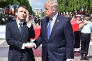 Ο Τραμπ απαντά για την «ατελείωτη» χειραψία Μακρόν στο Παρίσι: Του αρέσει να μου κρατάει το χέρι