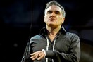 O Morrissey επιτίθεται στη Βασίλισσα και τους πολιτικούς με αφορμή το τρομοκρατικό χτύπημα στο Μάντσεστερ