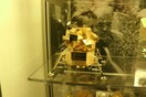 Ένα χρυσό αντίγραφο της σεληνακάτου της αποστολής «Apollo 11» κλάπηκε από το μουσείο Νιλ Άρμστρονγκ