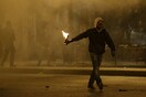 Aστυνομικός τραυματίας από μολότοφ στην Πατησίων