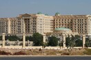 Τι συμβαίνει στο πολυτελές Ritz-Carlton που σφραγίστηκε για να γίνει κελί των δισεκατομμυριούχων της Σ. Αραβίας