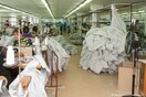 Καταγγελίες για απάνθρωπες συνθήκες εργασίας σε πολυεθνικές βιομηχανίες ενδυμάτων στη Σερβία