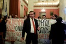 Παρέμβαση φοιτητών σε εκδήλωση με ομιλητή τον Γαβρόγλου - Σήκωσαν πανό