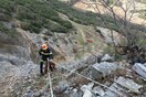 Κοζάνη: Η εντυπωσιακή διάσωση ενός σκύλου που έπεσε στον γκρεμό