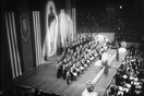 Ένα βράδυ του 1939 χιλιάδες Αμερικανοί φιλοναζιστές συγκεντρώθηκαν στη Madison Square Garden