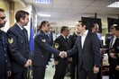 Τσίπρας στον κυβερνήτη του «Γαύδος»: Επέδειξες ψυχραιμία και η ψυχραιμία είναι γενναιότητα