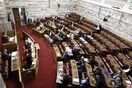 «Κόντρα» κυβέρνησης - αντιπολίτευσης στη Βουλή για την πώληση λιγνιτικών μονάδων της ΔΕΗ