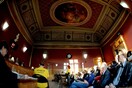 Ο Άμλετ περνάει από δίκη στη νέα διαδραστική παράσταση του Εθνικού