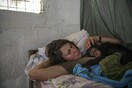 Μεγαλώνοντας με αγάπη τους ορφανούς χιμπαντζήδες της Δυτικής Αφρικής