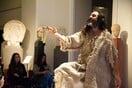 Η θεατρική παράσταση «Νεοπτολέμου Μύησις» στο Μουσείο Μπενάκη