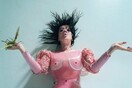 O Tim Walker φωτογραφίζει τη Björk