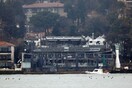 To τουρκικό κλαμπ Reina, την επόμενη μέρα, καθώς ένα σκάφος της τουρκικής ακτοφυλακής διαπλέει τον Βόσπορο