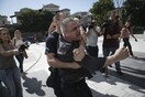 «Αλήτη, φέρε μου πίσω το παιδί» - Ο πατέρας της Δώρας Ζέμπερη επιτέθηκε στον δολοφόνο της