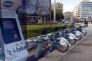 Το πρώτο σύστημα κοινόχρηστων ποδηλάτων στη Γλυφάδα είναι γεγονός