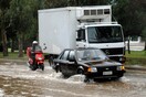Προβλήματα από τη βροχόπτωση στην Αττική - Πού έχει διακοπεί η κυκλοφορία