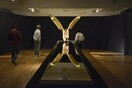 Η «Αγγελιοφόρος» του Αυστραλού γλύπτη Sam Jinks παρουσιάζεται στο Μουσείο Μπενάκη
