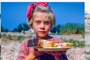 «Το κορίτσι της Ζακύνθου» - Πρώην ΥΠΕΞ των ΗΠΑ αναζητά ένα κορίτσι που φωτογράφισε πριν δεκαετίες