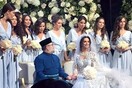 Η πρώην Μις Μόσχα παντρεύτηκε τον βασιλιά της Μαλαισίας αφού πρώτα ασπάστηκε το Ισλάμ