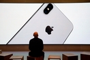 Apple: Η πρώτη πτώση στα κέρδη εδώ και μια δεκαετία φέρνει μείωση στις τιμές μερικών iPhones
